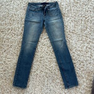 Refuge distressed jeans size 5